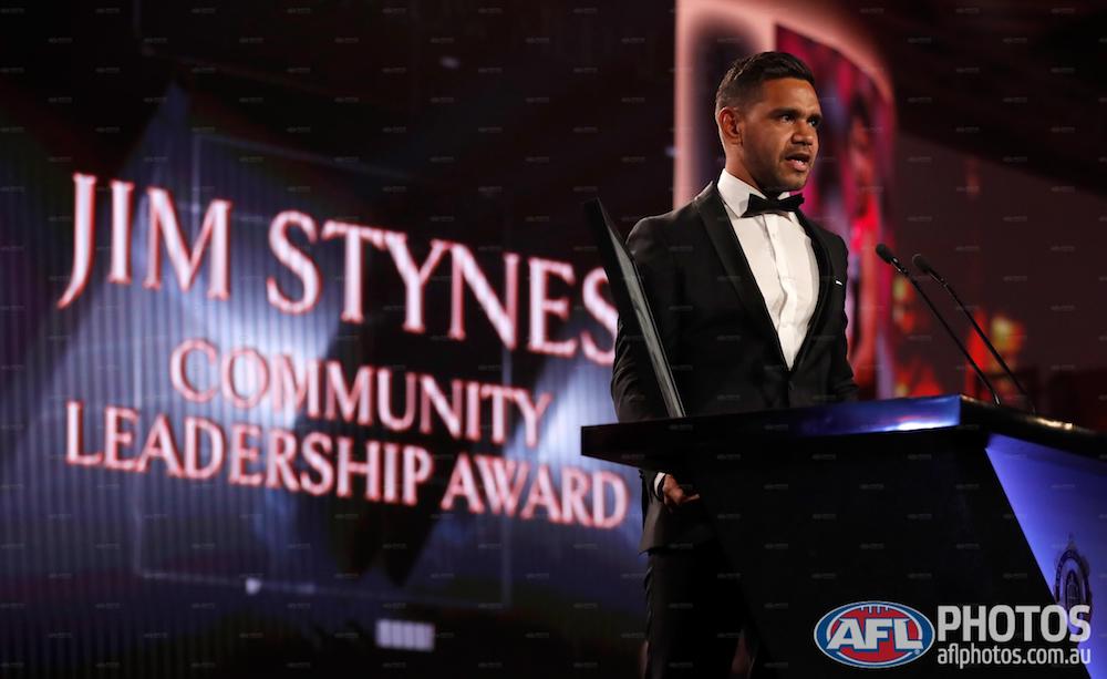 A special moment as Melbourne’s Neville Jetta was awarded the Jim Stynes Community Leadership Award 👏#Brownlow
