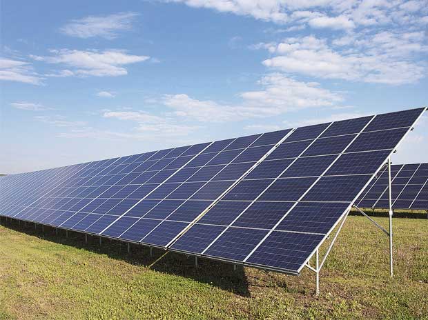 projects_today's tweet photo. #News SECI eases norms for 10 GW solar auctions linked to manufacturing
@projects_today #ProjectsinIndia @_makeinindia #Solar #rooftop @SECI_Ltd #solarauctions
Read More: https://t.co/49u8D6Wm2b https://t.co/C2nSWkHcVX