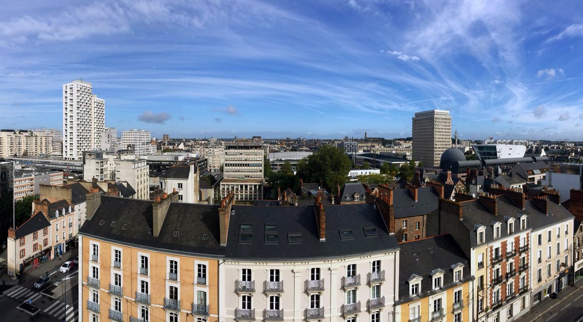 LaurentRiera's tweet photo. Duel au soleil !
#IGH #Rennes
#Eperon (Arretche) #tourCPAM (Flambeau)
#paysageurbain #teamarchi https://t.co/jvVJM0aRE4