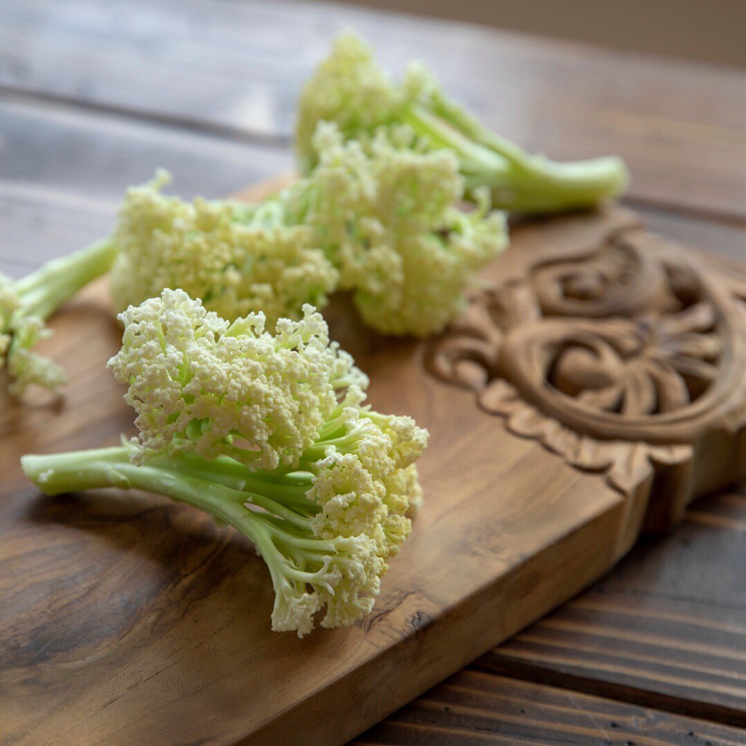 This beautiful Caulilini™ SweetStem™ Cauliflower arrived on my doorstep last week from our friends @veggiesmadeeasy!!
💛💚💛
Caulilini is a delicious, new variety with edible long stems and sweet open florets.  We sautéed it up with garlic and butter and it was amazing!
⠀