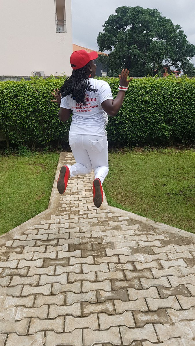 NatmoLick's tweet image. Un peu de folie 😂
#lancement #TotalExcellium #Guinée #carburant