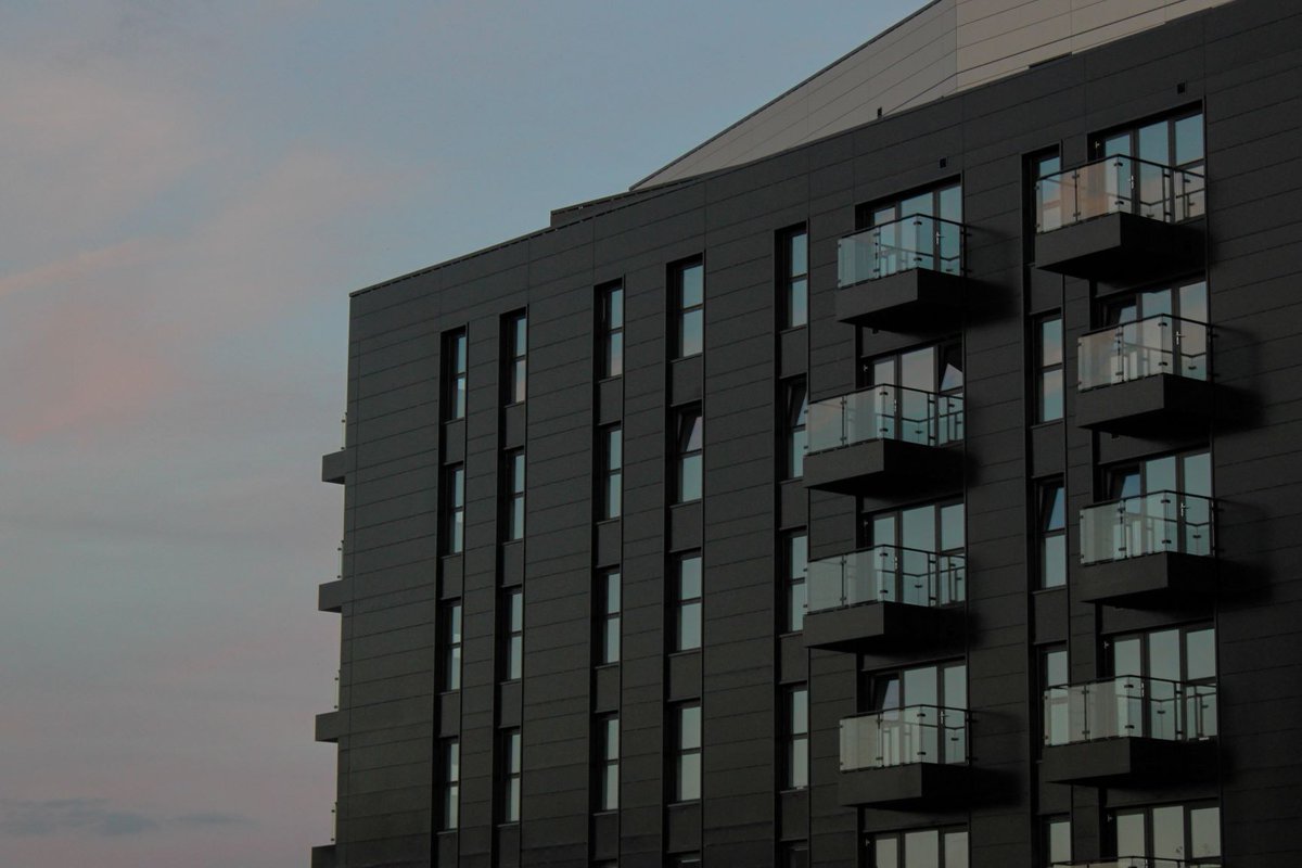DudleysAlumin's tweet photo. We really enjoyed supporting the #construction of @Bayscape1 in #CardiffMarina
The hard work really paid off, as can be seen in these shots @VisitCardiffBay https://t.co/thA4AvVyDX