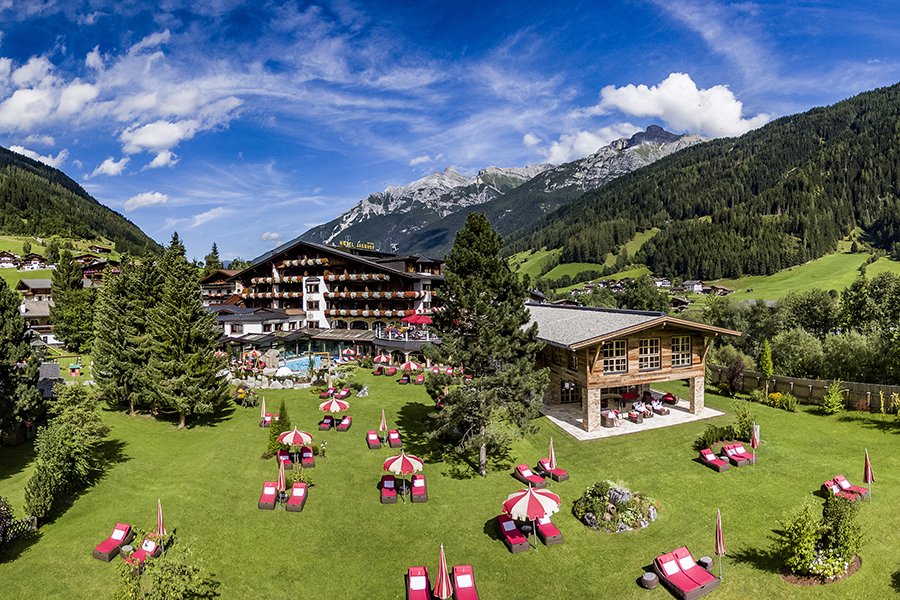 fashionpaper_ch's tweet photo. #Verlosung🍀
#Wellnesszauber und #Genussmomente – Das 5-Sterne #Spahotel #Jagdhof im #Stubaital 👌😍
🗨️ #Wettbewerb auf #Fashionpaper: https://t.co/ec1IFUEeYc
@JagdhofTyrol #Wellness #Austriagastronomie #Halbpension #HotelJagdhof #Massage #spa #luxus #Travel #tirol #spasuite https://t.co/3Dy7bZunca