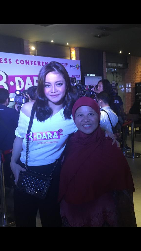 RatnaDewi76's tweet photo. Salah satu film kocak yg saya suka adalah 3 Dara besutan @MNCP_Movie yg dibintangi Tora Sudiro, Tata Ginting dan Adipati Dolken ...Film ini ternyata akan dilanjutkan dg judul 3 Dara 2  "Bapak Rumah Tangga, "yg akan tayang 25 Oktober 2018. @bloggercrony
#Film3Dara2 https://t.co/Gs9fyVpEDe