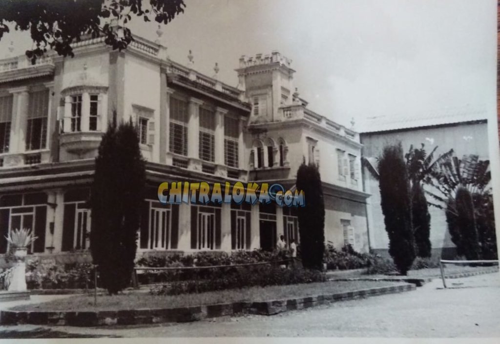 chitraloka's tweet photo. Mysore #PremierStudio now history. It has been completely demolished #Chitraloka @HistoryInPics https://t.co/ILweH4Q4jW