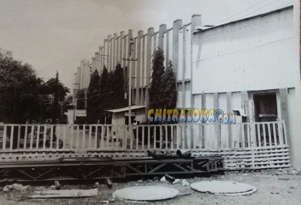 chitraloka's tweet photo. Mysore #PremierStudio now history. It has been completely demolished #Chitraloka @HistoryInPics https://t.co/ILweH4Q4jW