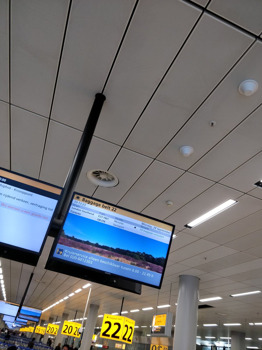 TanjaSchaefer's tweet image. Ezy 7401 landed over an hour ago. Belt 22...