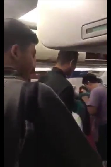 KCollins_T's tweet photo. Standing in front of Kisses...
Tony: Pag free kayo, mag-dinner tayo.
Kisses: (nods then smiles) Sige. 
Kisses: Saan ka uupo?

https://t.co/2zEcHcubrS

#ABSCBNBallFanFave Kisses Delavin
#PushAwardsTeamKisses https://t.co/OCAHnXkNwe