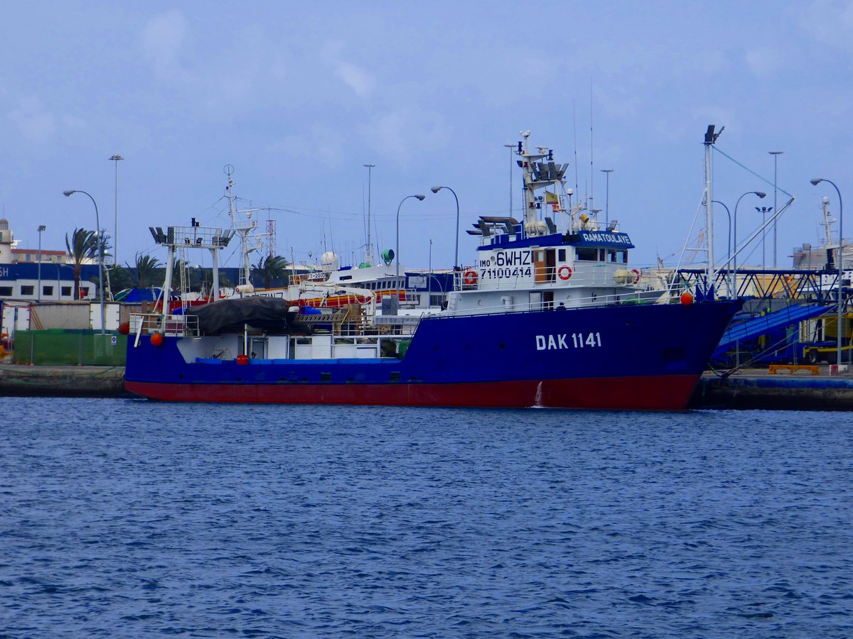 bermaxo09's tweet photo. RAMATOULAYE Dak1141 Dakar en el Puerto de Las Palmas de Gran Canaria #Schips #Buque #schipspotting 🚢⚓️⚓️📸 https://t.co/6s2DchMX6Y
