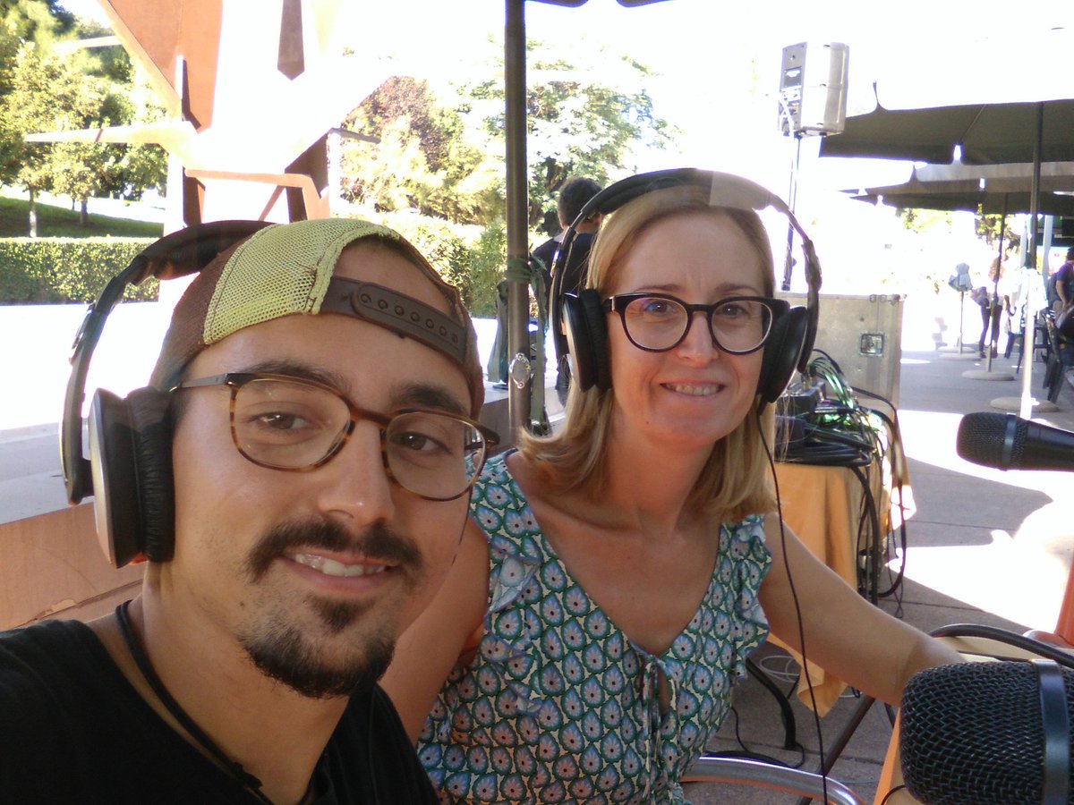 JosanPiqueres's tweet image. Si tens alguna pregunta per @EvaAlconUJI , endavant.

En @VoxUJIRadio fins 13:30 al #sentits .

#journalism #entrevistarectorauji