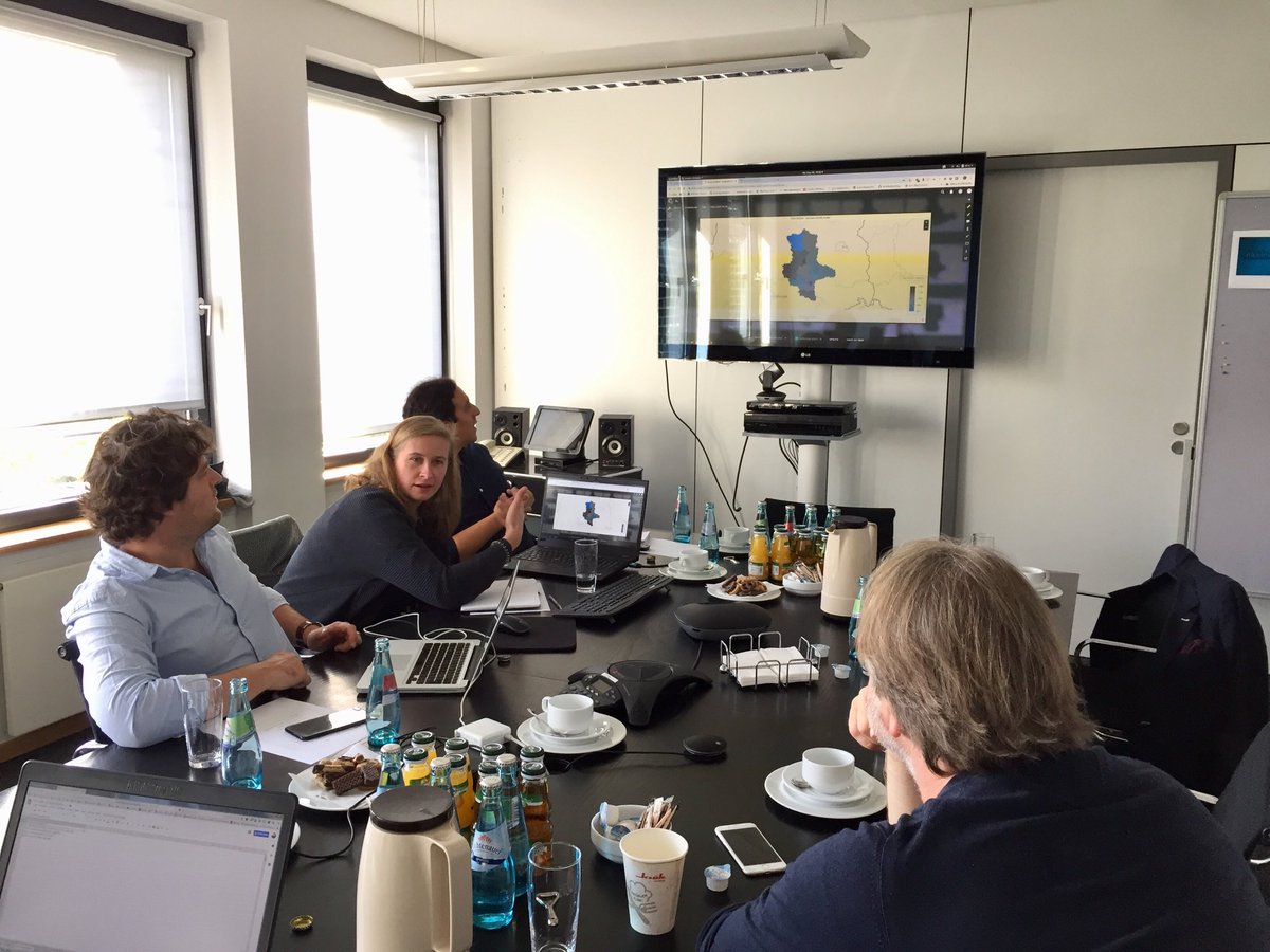 christian_buch's tweet image. Workshop mit den Daten-Profis von ⁦@23degrees_io⁩ bei @MDR_SAN in Magdeburg. Vorbereitung für neue Zündstufe von #mdrklärt und #mdrdata 😃👍