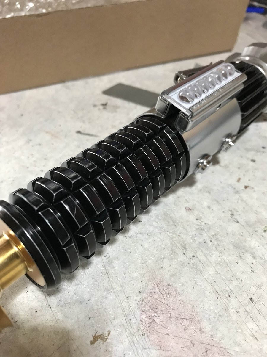Delta12 בטוויטר 完成 Ep4のオビワンのライトセーバー 表面をペーパーがけして劣化した風合いにしてみた 多種多様な部品を組み合わせて制作され ファンの心を離さない品 Ep1の新3部作よりも旧3部作の手作り感溢れるライトセーバー が好き スターウォーズ