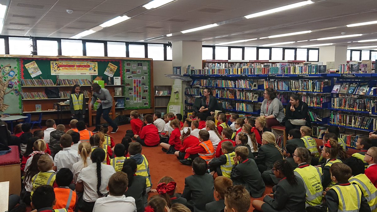 PortsmouthReads's tweet photo. On Friday @BorrowBox children's narrator
stig@mezzaninefilms.com.au enthralled children from Ark Ayrton School with 2
hilarious sessions on being a narrator at Central Library! #audiobooks #librarylols https://t.co/QxBN5txJGC