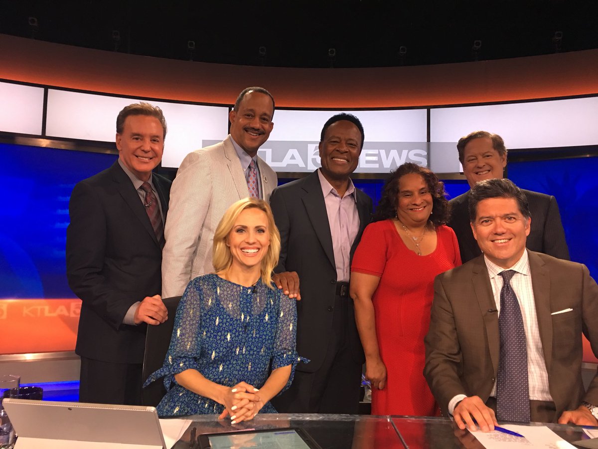 JMRamos1701D's tweet image. #YoungMonday @mo_goodwin @RobbyivyIvy @CodeBlackFansFB @dogmagayle @TLS_VultureTeam @weareinCB #CodeBlack

#SaveCodeBlack