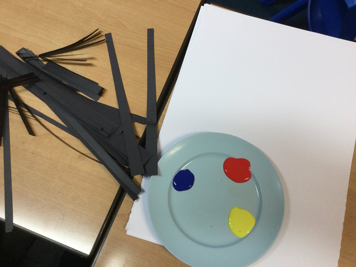 vweston8's tweet photo. @OaktreePrimary Using art to explore some mathematical concepts this week. Could you guess what? https://t.co/UtbJBnaDNt