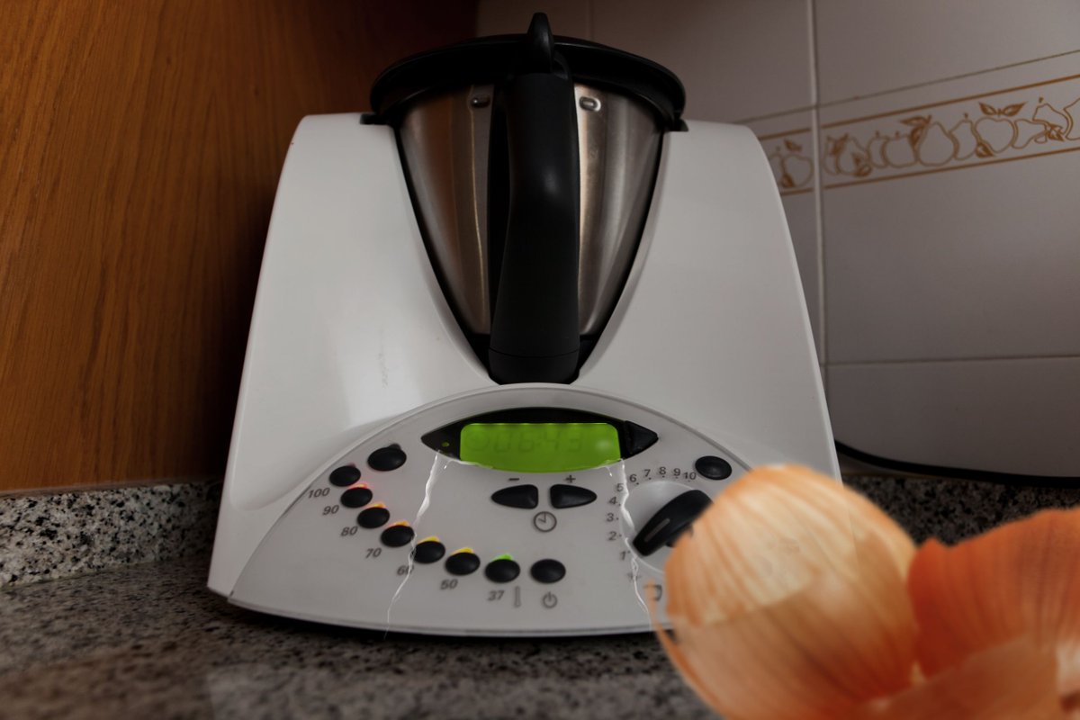 Un robot de cocina desarrolla sentimientos y aprende a llorar al cortar una cebolla buff.ly/2QSDQiR