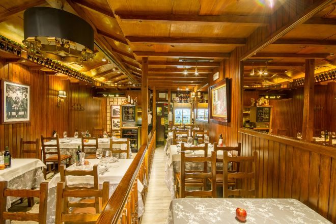 Metropoli_EM's tweet photo. Así es el restaurante asturiano #Perlora, un descubrimiento ¡que lleva 53 años funcionando! https://t.co/m8ECt3ylWN, por #FernandoPoint https://t.co/jfRt8NJt9s