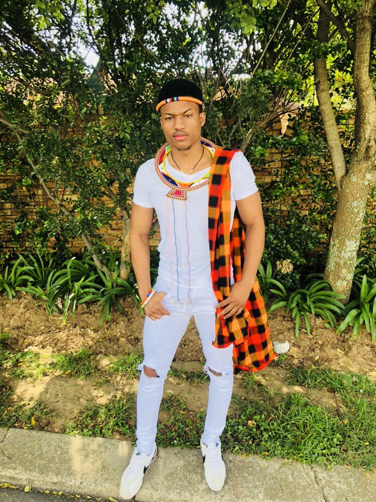 beekay_khoza's tweet photo. Happy heritage day 💦 🔐 Proudly Xhosa... Proudly African 🔥 https://t.co/E77lMFXT6B
