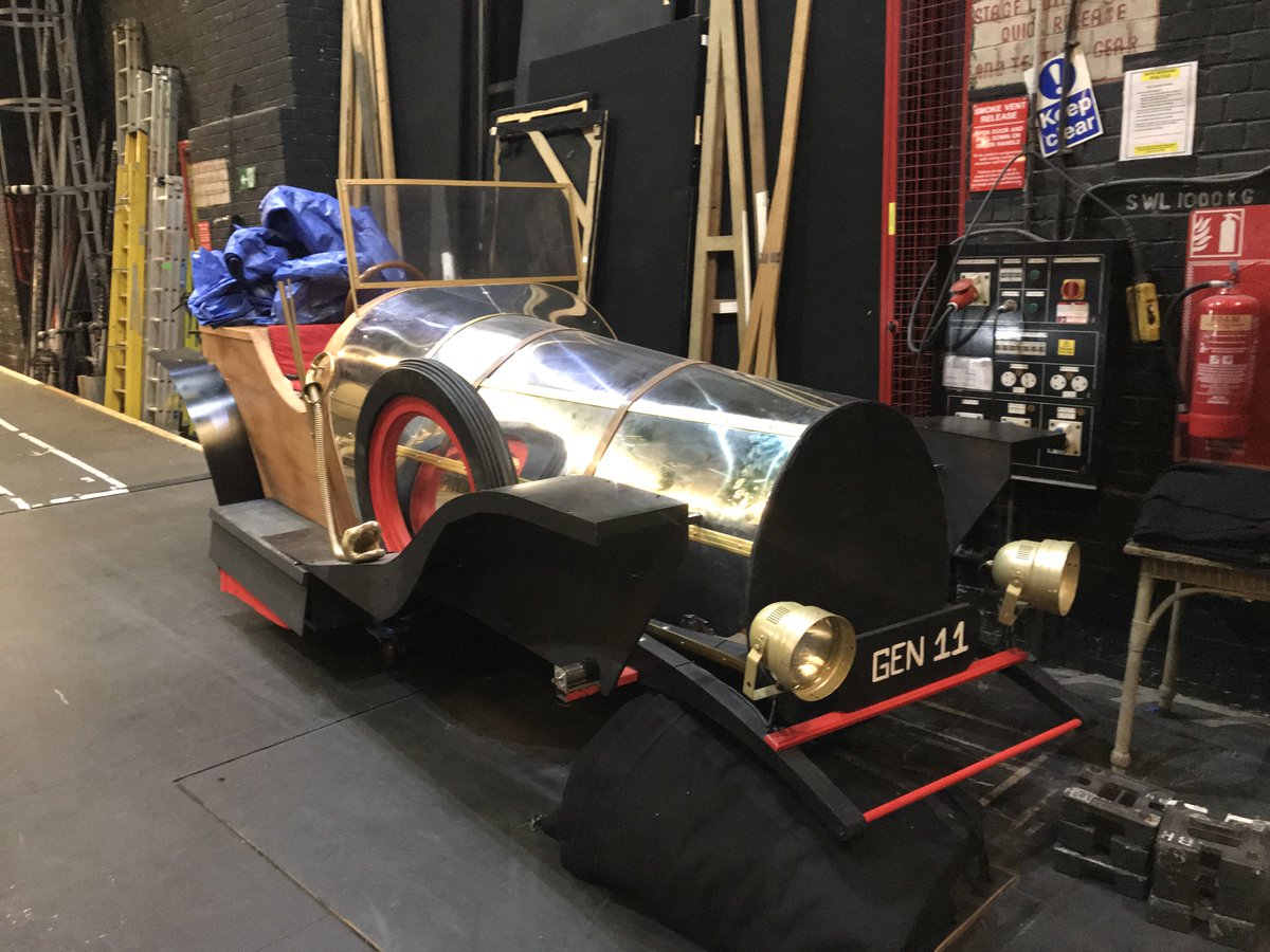 BristolHipp's tweet photo. After having such a phantasmagorical week, it looks like someone very important just doesn't want to leave. #CCBB2018 @BLOCPRODUCTIONS #leftbehind #notforgotten https://t.co/iBS0gCcfbr