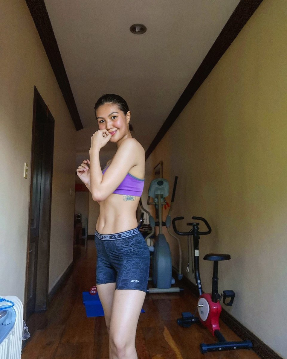 wynmarquez's tweet photo. Nothing will work out unless you do.  Thanks coach @hit_man_dan for my home work out. 👑 #HMD  #2019Goals https://t.co/rEPEGCPgPj