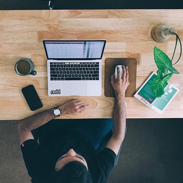reddexperience's tweet photo. Workspace of the day.
@abhilash_kv 
#ux #ui #uxdesign #userexperience #redd #uidesign #design #reddexperiencedesign #workspace #workstation #simplesetup #minimal #designspace #designspiration #workspaceoftheday #reddworkspaces https://t.co/ZZhD6wvXXU https://t.co/SUR6MqPxso