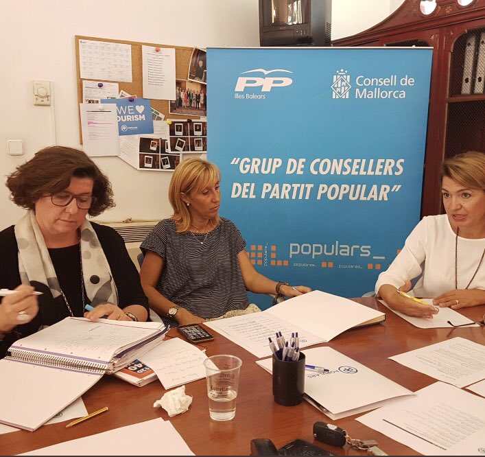 SolerCatalina's tweet photo. Bona setmana!!! Hem començat a la reunió @consell_pp #objectiu2019 #tenimidees avui amb l’assistència del President @CompanyBiel i la nostra vicepresidenta @MargaProhens https://t.co/MyDSi2DVvz