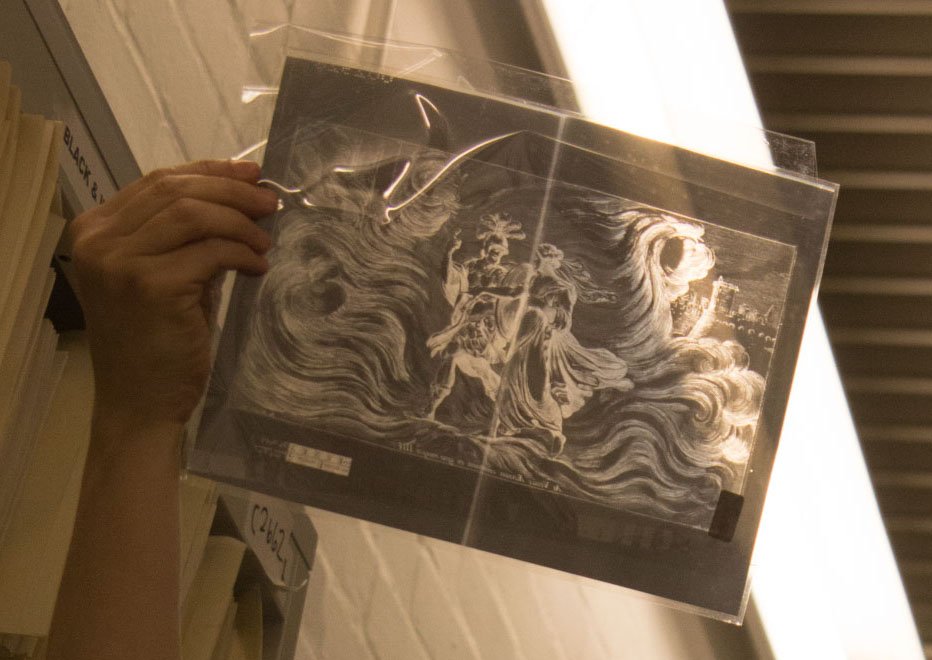 ElasticSystem's tweet image. #ThingsDiscoveredAtTheBritishLibrary  – a collection of photographic negatives, so big that many of them  are not yet been catalogued yet.