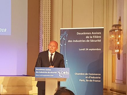 Allocution de M. Gérard Collomb, Ministre de l'Intérieur : "Je veux être un pont entre les forces de sécurité et les industries de sécurité pour une coproduction de la sécurité, pour un travail main dans la main".
<a href="/FiliereSecurite/">CoFIS</a> #Filieresecurite #Assisessecurité2018 #Foxstream