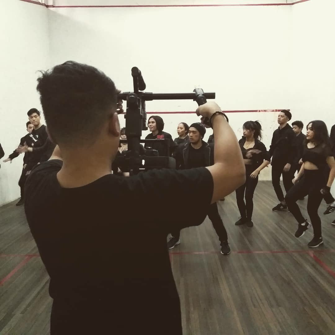 ACest2011's tweet photo. Fun shoot. 🎬 SOON! 🖤 #BTS

#ACTheTakeOff3
#ACFundRaisingConcert https://t.co/Y02xFotpot