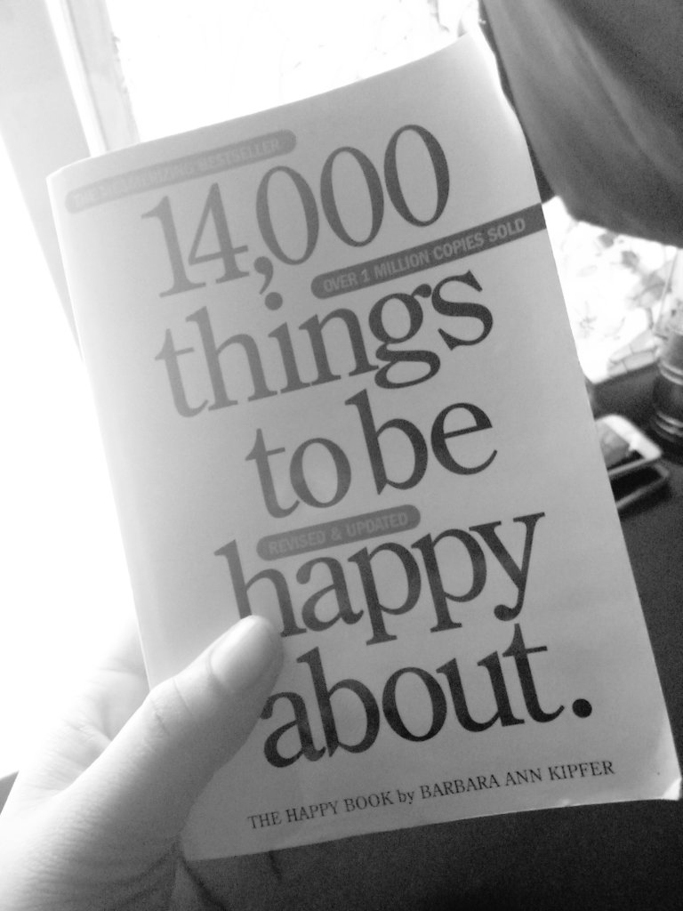 Jessalalala's tweet photo. This book states that there are 14,000 things to be happy. But for me, there is ONLY YOU who can make me happy. 

#baaaam hahahah 💕 https://t.co/ZFOrnRASf0