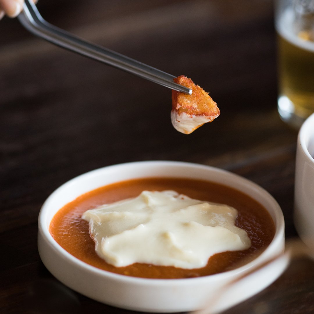 Salsa Brava gives patatas, the surname is known for 🌶🌶🌶.
If you haven't tried it yet, join us every day from 12:00 for delicious tapas!