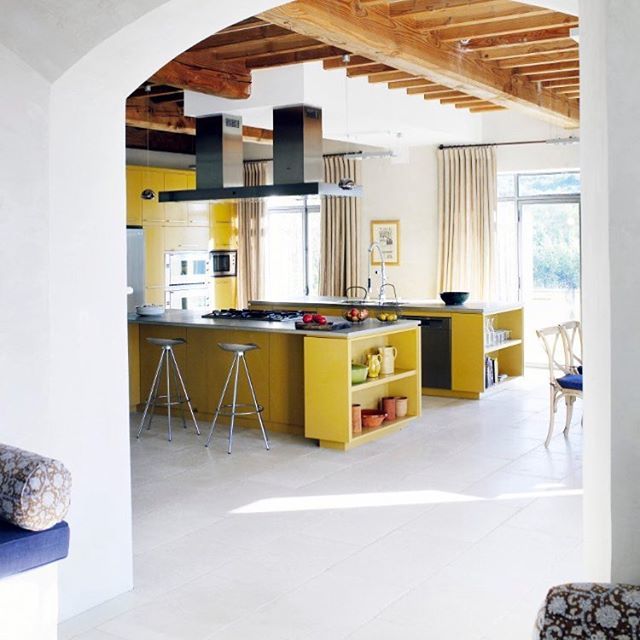 LaFraissinede's tweet photo. The heart of the house, always full of sunshine
.
.
.
.
.
.
.
#kitchen #cook #chef #sunshine #interiors #lux #luxurylifestyle #luxinteriors #interiordesign ##villa #luxury #luxuryvilla #rental #interiors #instahome #interiorobsessed #homestyling #roomwit… https://t.co/264XnWGnhw https://t.co/5vXckdFk1r