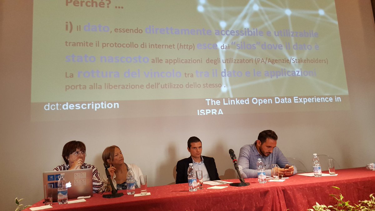 digitalepop's tweet photo. Elio Giulianelli di @ISPRA_Press introduce Sinanet, la rete che raccoglie dati ambientali accessibili e utilizzabili dagli utenti. #PASocial #datajournfi https://t.co/jqrD706cUz