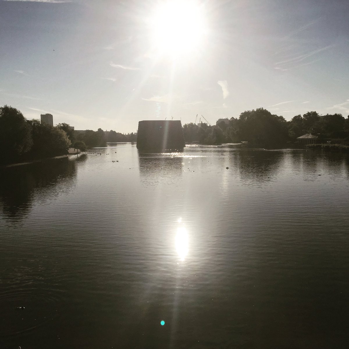 DrMattPav's tweet photo. Day 1 of 5: last week as an @ImperialNHLI research fellow @RBandH 3 years have flown by. Went for a little walk to #HydePark this morning. #TheMastaba #Serpentine. https://t.co/xuWtSuuttV