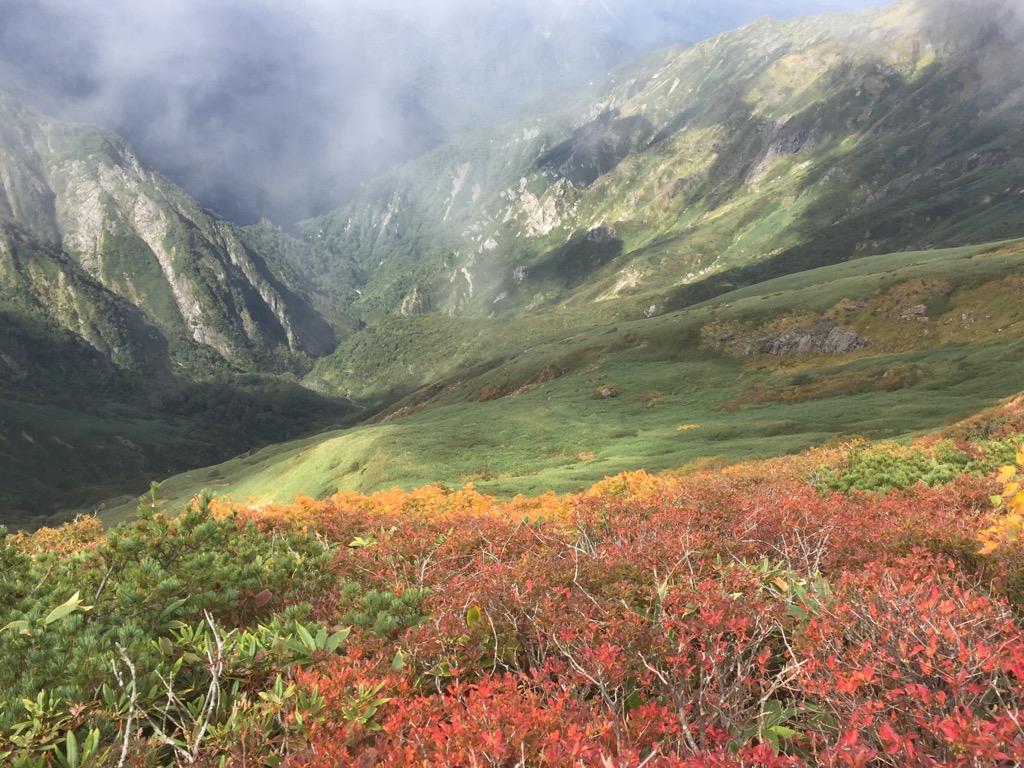 谷川岳天神平 紅葉情報 昨日23日 日 に登山されたお客様から 谷川岳山頂付近の画像を提供していただきました そろそろ見頃ですね 概ね例年どおりですので 紅葉見頃は 観光リフト周辺 天神峠が10月上旬 ロープウェイ下は10月中旬 11月初旬です ぜひ 谷川岳天神平 紅葉情報 昨日23日 日 に登山されたお客様から 谷川岳山頂付近の画像を提供していただきました そろそろ見頃ですね 概ね例年どおりですので 紅葉見頃は 観光リフト周辺 天神峠が10月上旬 ロープウェイ下は10月中旬 11月初旬です ぜひ