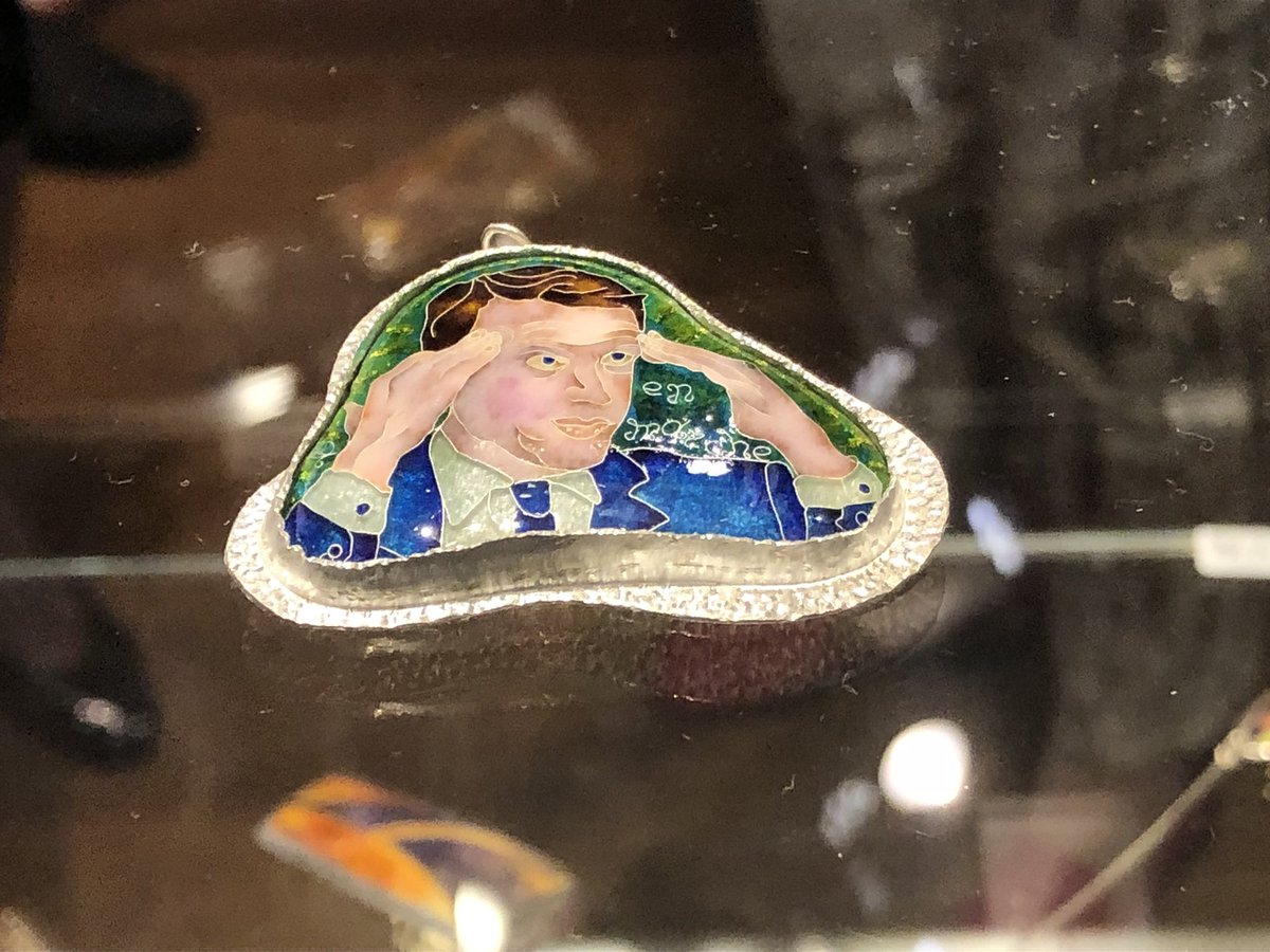 Zaterdagmiddag mocht ik namens <a href="/gem_Elburg/">Gemeente Elburg</a> de nieuwe expo van de jarige (35 jaar) vereniging van emailleurs in <a href="/museumelburg/">Museum Elburg</a> openen. Gefeliciteerd! #kunst #sieraden