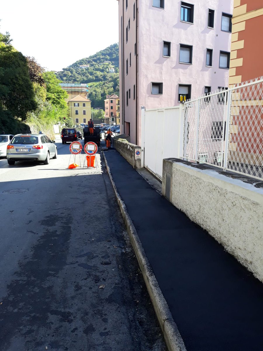 astergenova's tweet photo. #ASTer prosegue il ripristino di  tratti di marciapiedi in Via Meirana e in Via Campomorone a #PonteX https://t.co/w6EQiVVhpL