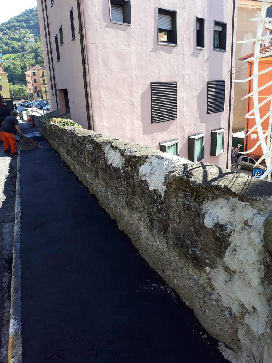astergenova's tweet photo. #ASTer prosegue il ripristino di  tratti di marciapiedi in Via Meirana e in Via Campomorone a #PonteX https://t.co/w6EQiVVhpL