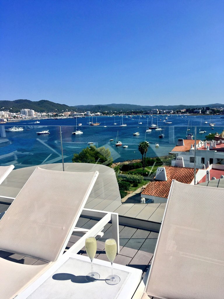 UrsMcFar's tweet photo. Ibiza days and Ibiza nights! #SeptemberWeekender ❤️ https://t.co/Y1odF7EvsB
