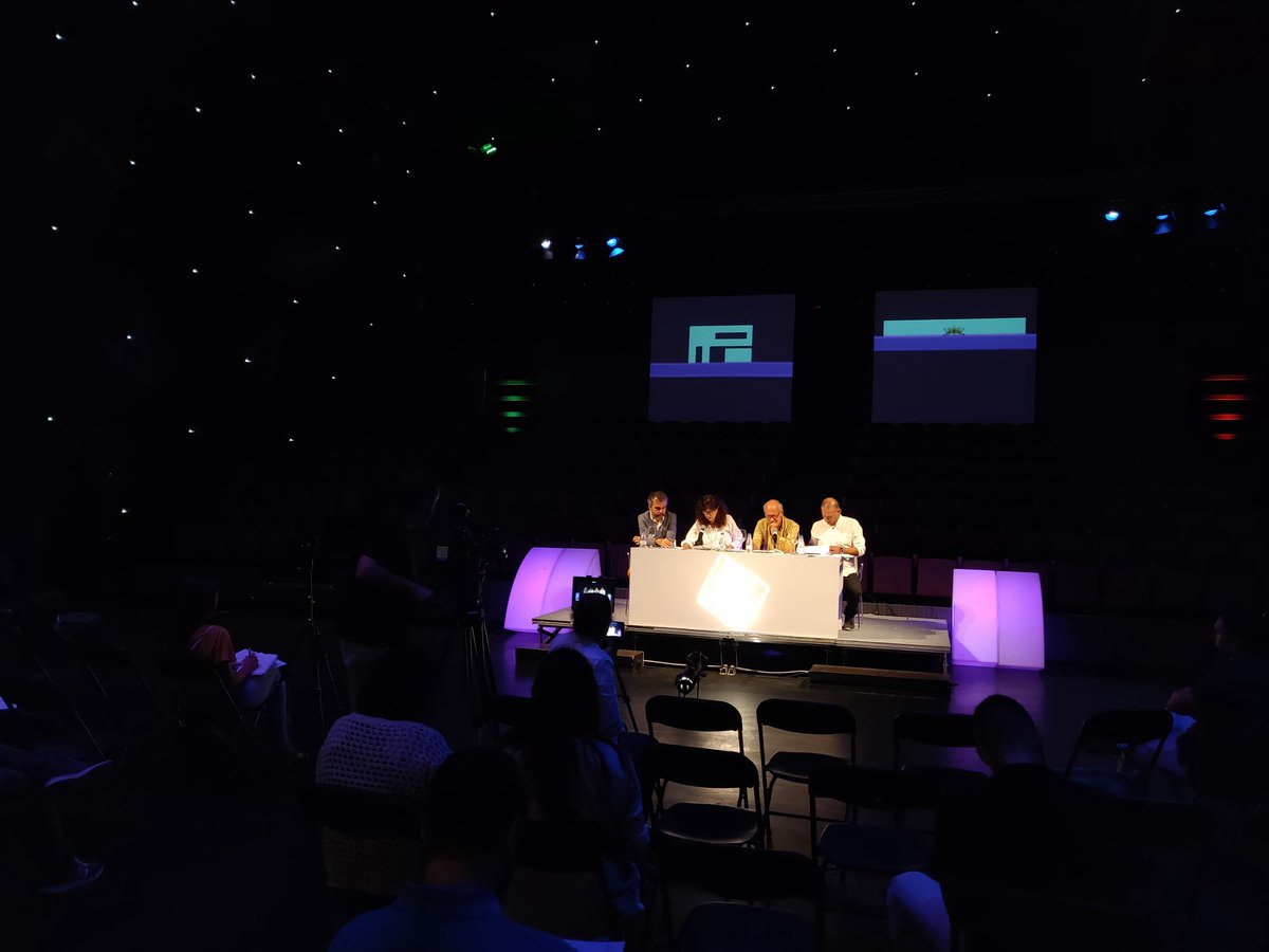 En cuanto a programación infantil y familiar, se pondrán en escena en el <a href="/LavaVLL/">Laboratorio de las Artes de Valladolid :: LAVA</a>:

🎭 Seis citas con el teatro
🤹Cuatro espectáculos de circo
💃Tres propuestas de danza 
🎼Tres espectáculos musicales 
🎪Dos citas con los títeres
🎩 Un show de magia 

#ScnaFamiliarVLL #Valladolid