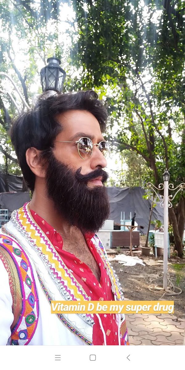 NakuulsArmy's tweet image. #OnsetStories 
📸
"Vitamin D be my super drug "🌞😎

#Ishqbaaaz 
Via - @NakuulMehta 's instsgram