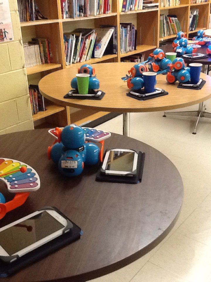 3Ryan1's tweet image. The Code Mobile is @StMattsTigers today! Lots of learning and fun ahead for sure! @learningcode @NLESDCA @nltatesic #canadalearningcode