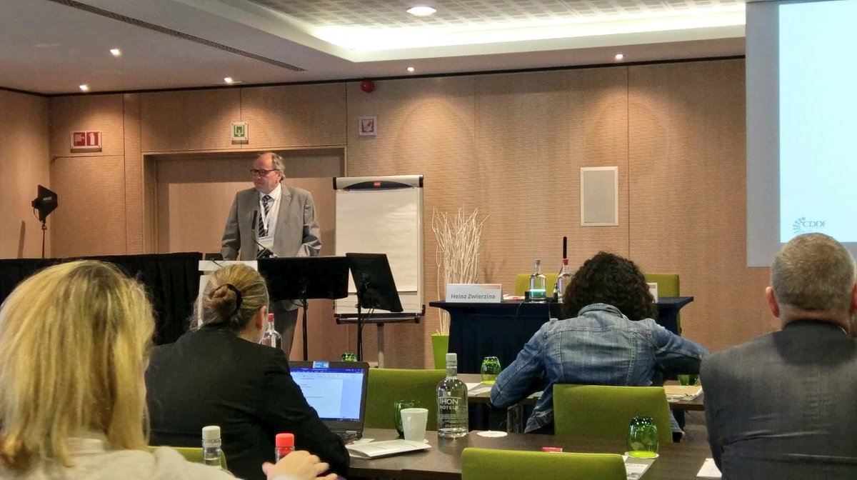 cddf_eu's tweet image. Many questions remain with #individualized #therapy: “fresh #biopsies are needed, liquid biopsies may be the future” – Heinz Zwierzina