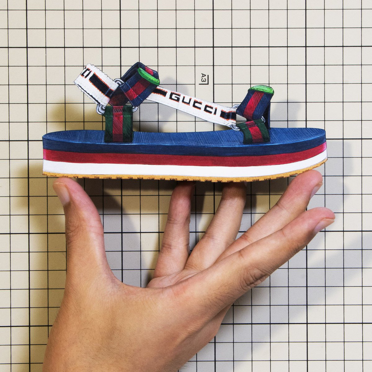 kawamurajumpei's tweet photo. Shoes：01120 “GUCCI” Stripe Strap Sandal（Pre-Fall 2018）

#gucci #AlessandroMichele #GucciPreFall18  #illustration #copicmarkers #copic #コピック https://t.co/7eytdTsU9J