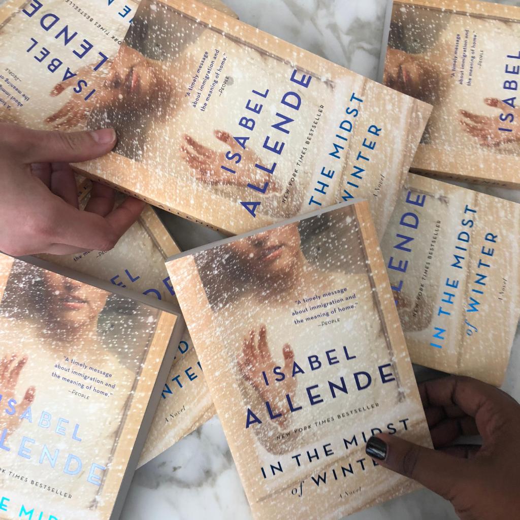 simonschuster's tweet photo. Busy tomorrow? We'll be on #FacebookLive discussing our September Book Club Favorites pick—#IntheMidstofWinter! Reply with your question for #IsabelAllende and she may answer it Live! More info here: https://t.co/E1qbq3yvF1
#BookClubFavorites @isabelallende @AtriaBooks #bookclub https://t.co/YWL5fLn4ci