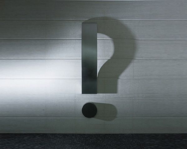 camobscura's tweet photo. At first glance this looks like an exclamation mark, but the shadow tells a different story! #PunctuationDay #Illusion #ShadowIllusion https://t.co/GjsnaeoBdO
