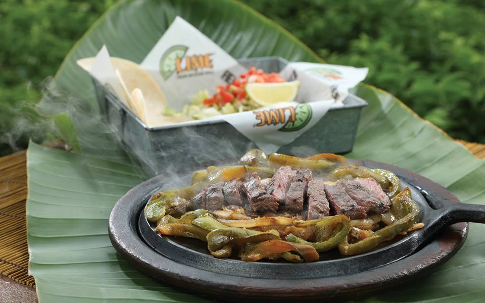 limefreshmex's tweet photo. Too hot to handle! Ordering our seared, still-smokin' Fajita Platters is the perfect way to start up the week. #LIMEFresh #Fajitas https://t.co/1DDG4a0bhF