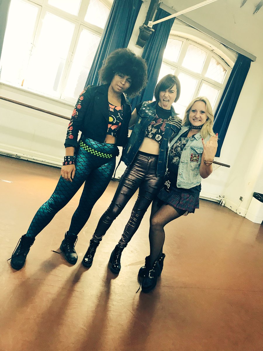 Rehearsals today at <a href="/IAFholloway/">IslingtonArtsFactory</a> with these stunners! GO TEAM!! 🎶 #MondayMotivation #bespokeevents #musicaltheatrehits #dreamteam #eventprofs