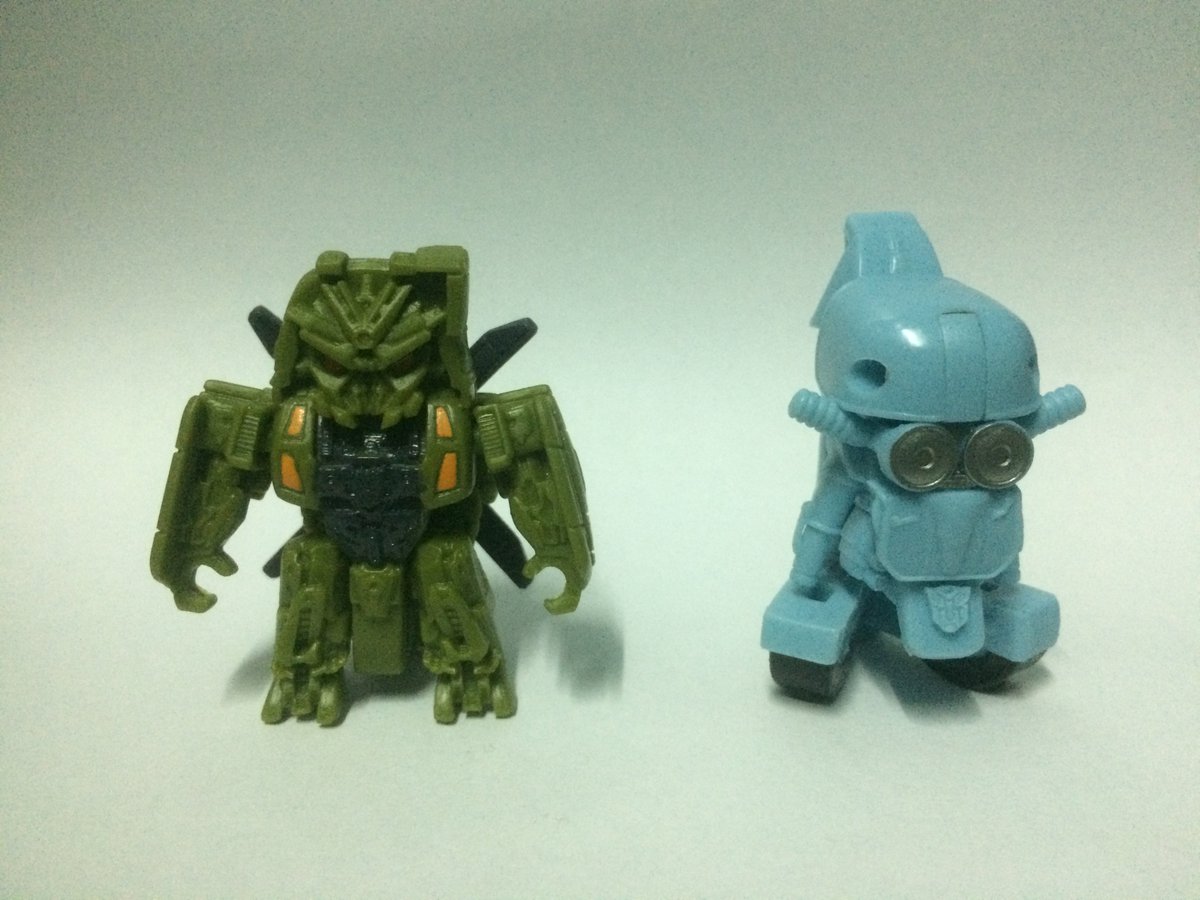toyloversclubth's tweet photo. ตอนไปซื้อ แอดมินคลำซองแล้วคิดว่าจะได้ Blackout กับ Hound แน่ๆ ที่ไหนได้ไม่ใช่ทั้งคู่ HAHA 😂
#hasbro #transformers #transformersthelastknight #tinyturbochangers #sqweeks #chopter #figure #modeltoy #figures #toy #toys #hobby #myhobby #mytoy #ของเล่น #ของสะสม #งานอดิเรก #โมเดล https://t.co/S473gJyIcb