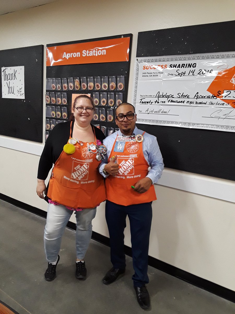 Ricardo_BlueBox's tweet photo. Great job Cara!! Thank you for your hard work and excellent customer service!!!
#D70Recognition #D172Driven
#CustomerService #antelopeproud
#HomeDepot https://t.co/2wK3jXD5zT